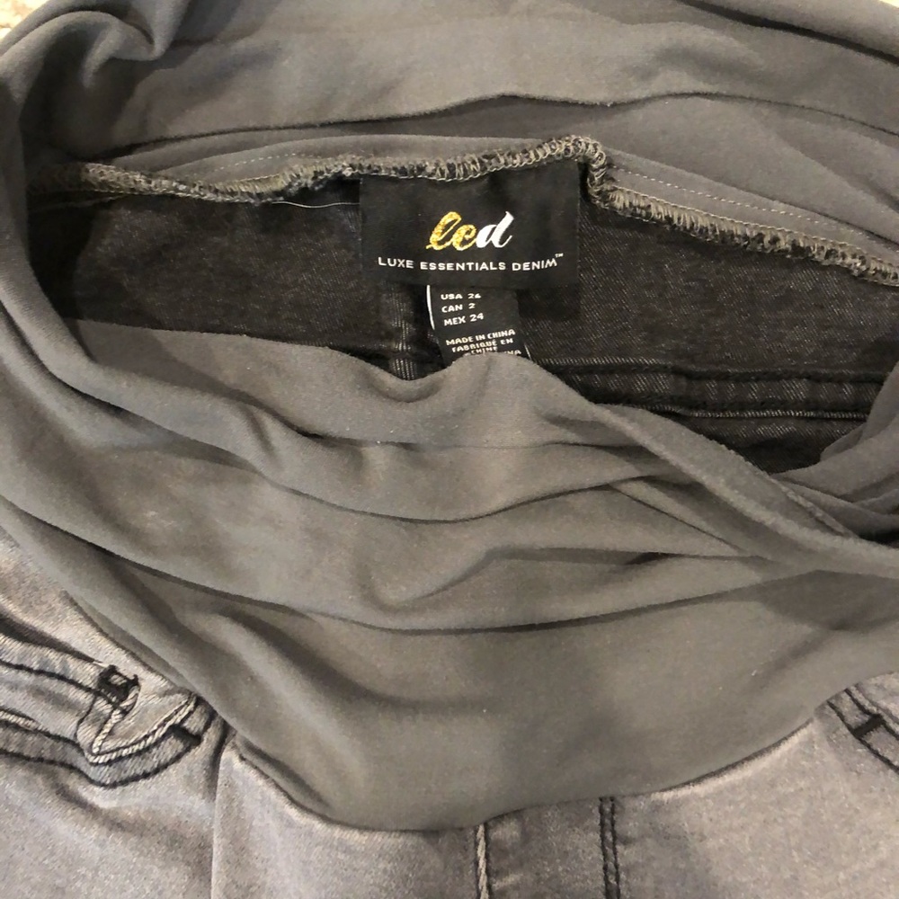 LED Maternity Jeans - Picture 2 of 3
